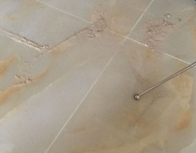 依安瓷砖空鼓维修公司分享粘合剂选择不当在瓷砖铺贴过程中可能导致以下问题