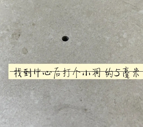 依安瓷砖空鼓维修公司专业解答在瓷砖铺贴过程中，如果砂料搅拌不均匀，将会带来以下问题