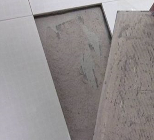 依安瓷砖空鼓维修公司分享瓷砖铺贴时如果打浆（即涂抹在瓷砖背面和基层上的砂浆或瓷砖胶）过少，会带来以下问题